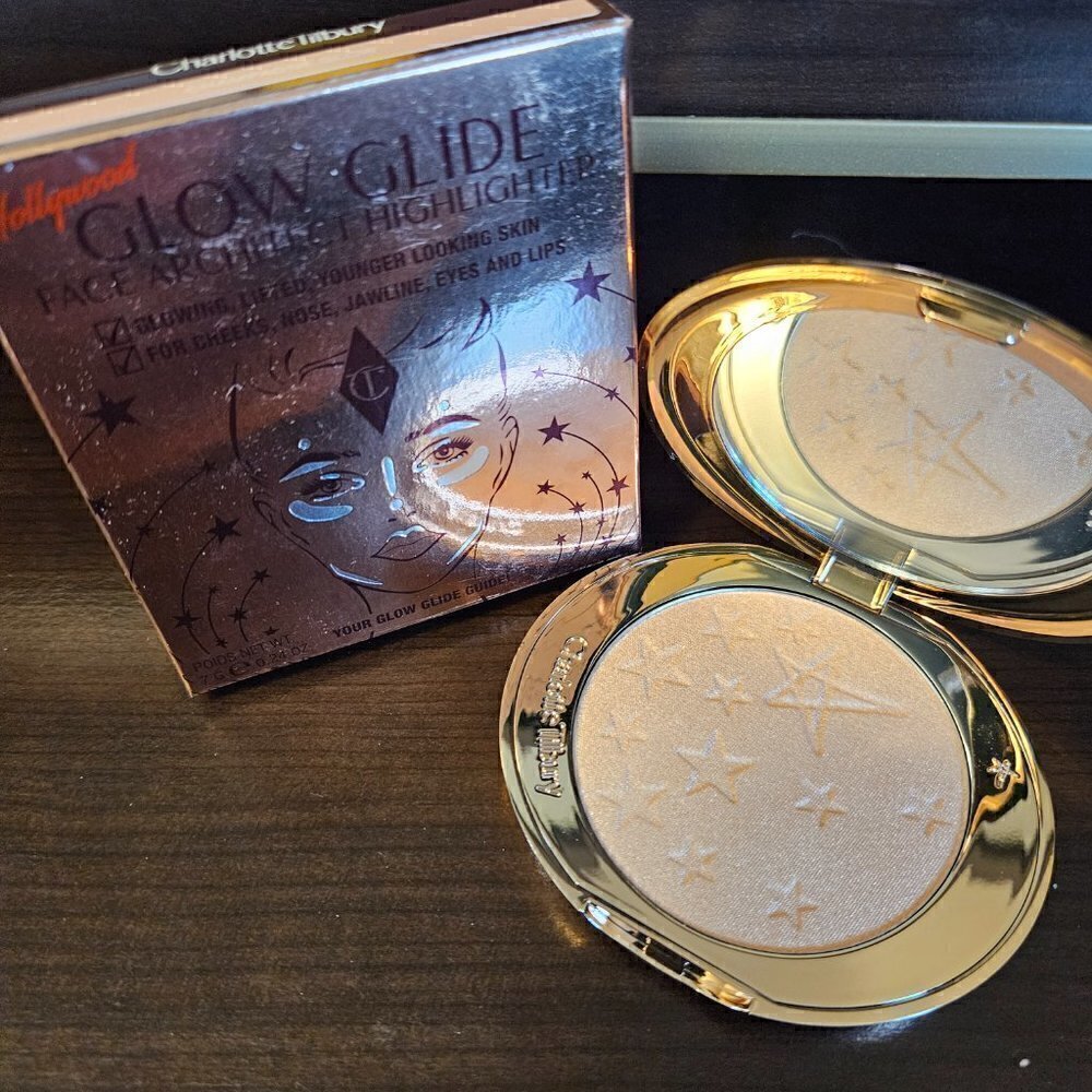 Charlotte Tilbury HOLLYWOOD GLOW GLIDE FACE HIGHLIGHTER IN CHAMPAGNE GLOW (NIB)